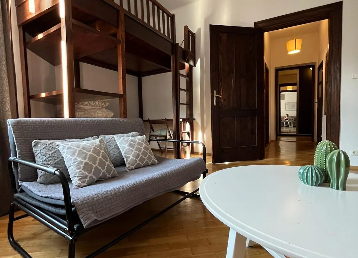 Spacious Downtown Apartment Krakow 0*,